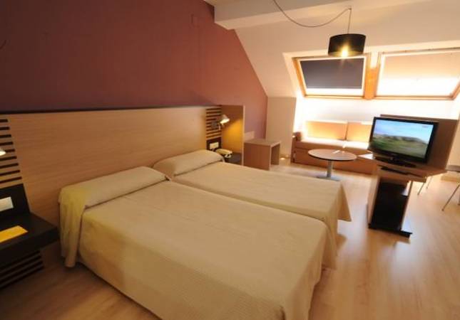 Las mejores habitaciones en Hotel Oroel. Disfruta  nuestra oferta en Huesca
